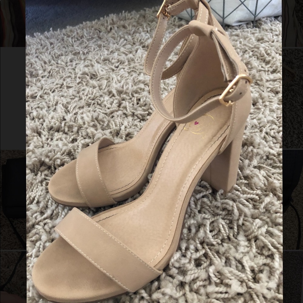 Cream/tan bridesmaid shoes
